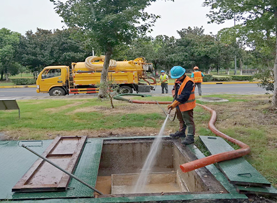 三伏潭镇化油池清理